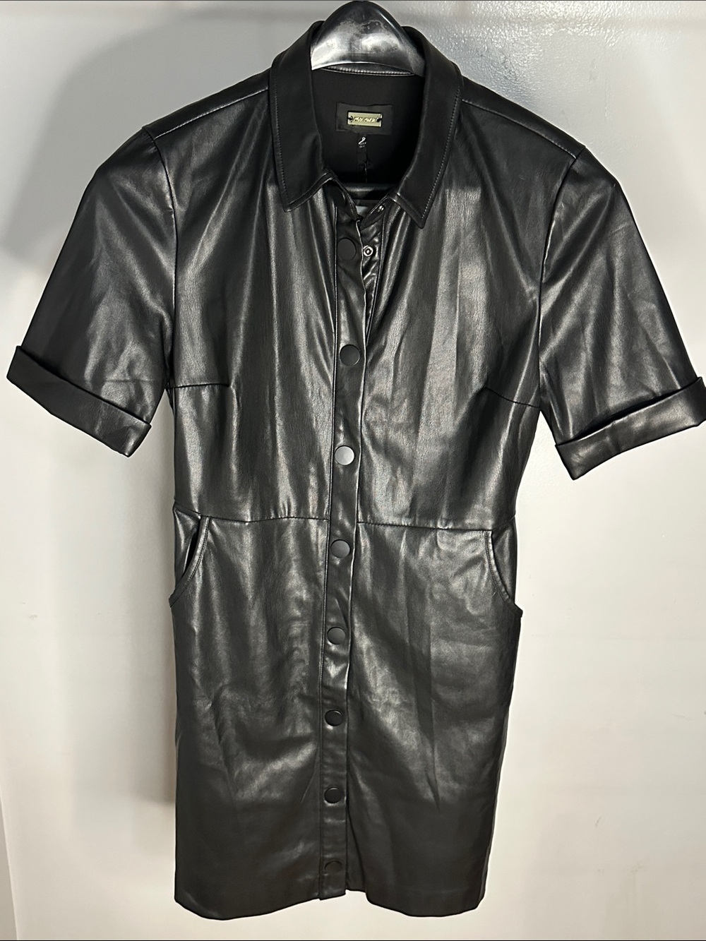 Alexia Admor Black Short-Sleeve Leather Button-Front Shirt
